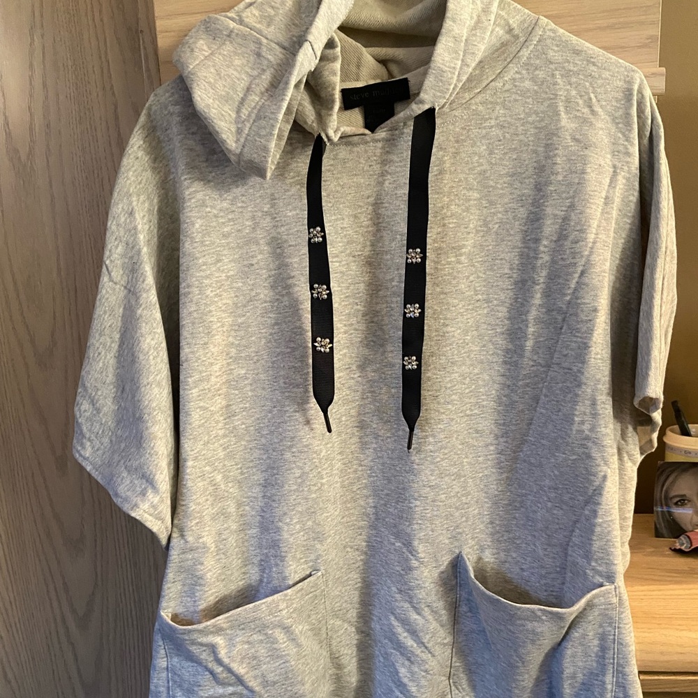 Steve Madden gray oversized hoodie with pockets